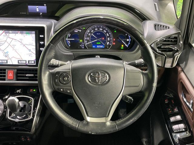 TOYOTA ESQUIRE HYBRID 2017