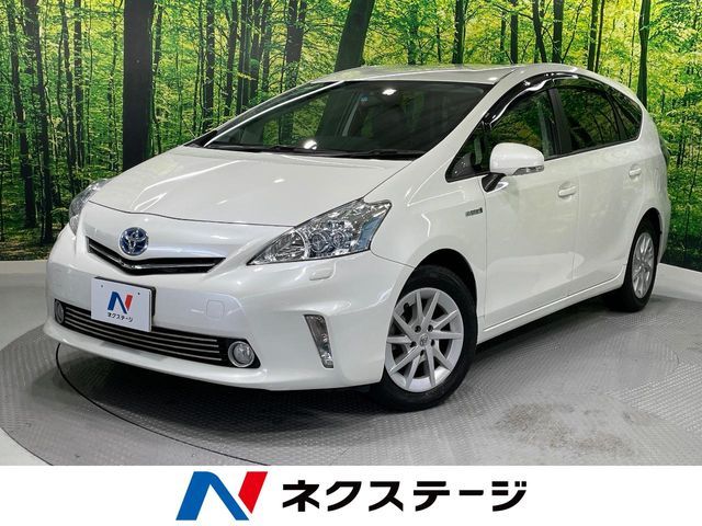 TOYOTA PRIUS Alpha 2012