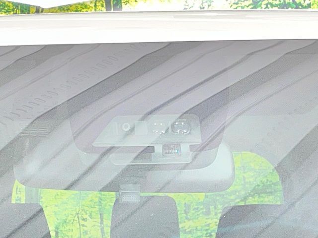 TOYOTA NOAH HYBRID 2018