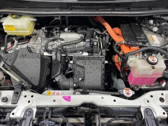 TOYOTA NOAH HYBRID 2018