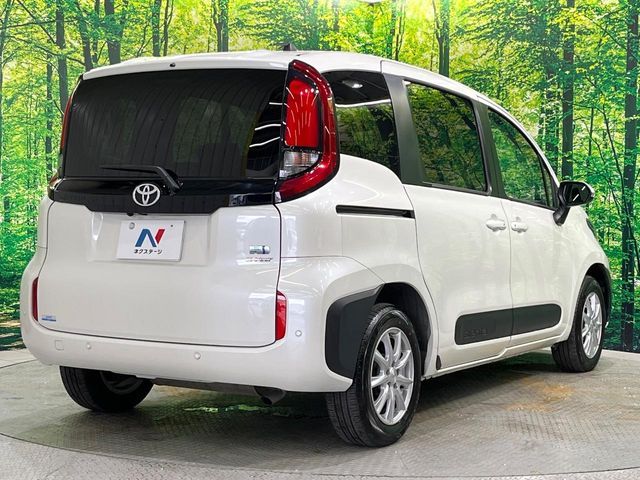 TOYOTA SIENTA HYBRID 2022