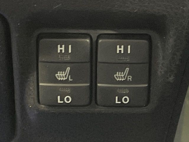 TOYOTA NOAH HYBRID 2017