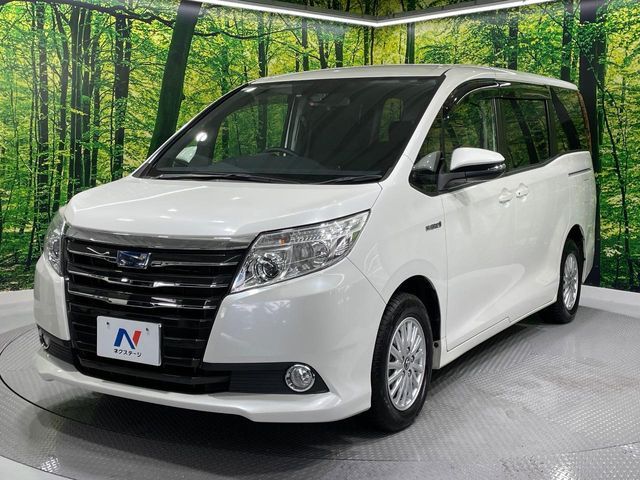 TOYOTA NOAH HYBRID 2017