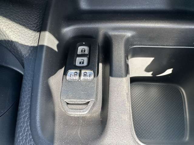 HONDA N BOX CUSTOM 2023