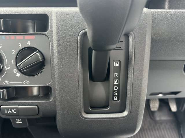 DAIHATSU HIJET deckvan 2024