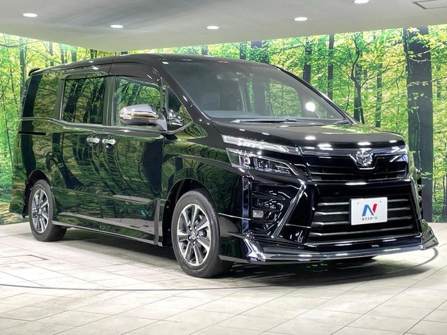 TOYOTA VOXY 2018