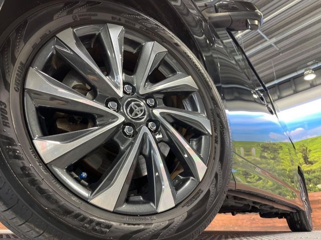 TOYOTA VOXY HYBRID 2023