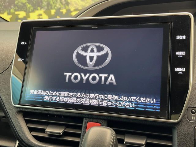 TOYOTA VOXY 4WD 2018