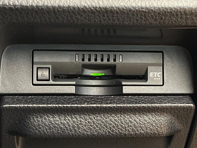 TOYOTA VOXY 4WD 2018