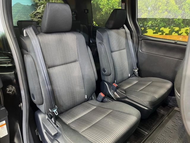 TOYOTA VOXY 4WD 2018