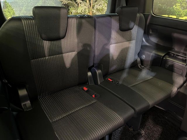 TOYOTA VOXY 4WD 2018