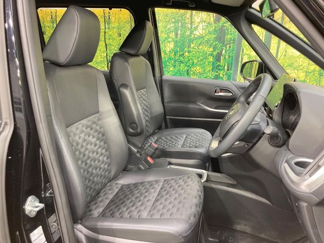 TOYOTA VOXY HYBRID 2025