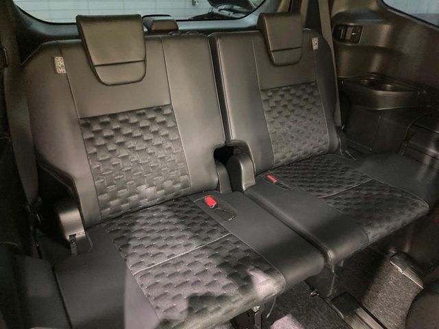 TOYOTA VOXY HYBRID 2025