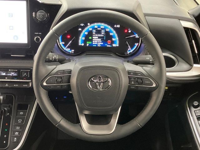 TOYOTA VOXY HYBRID 2025