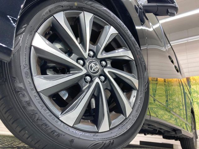 TOYOTA VOXY HYBRID 2025