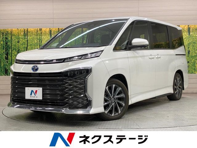 TOYOTA VOXY HYBRID 2023