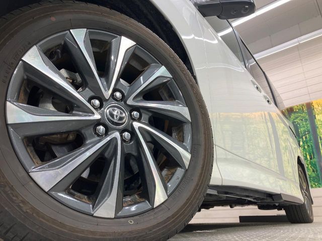 TOYOTA VOXY HYBRID 2023