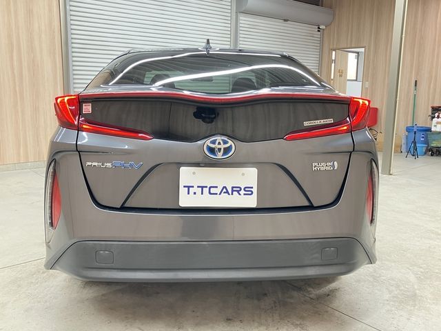 TOYOTA PRIUS PHV 2017