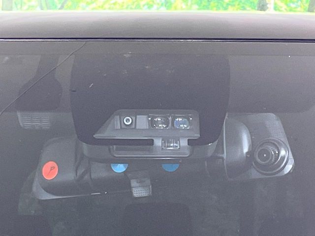 TOYOTA NOAH HYBRID 2018