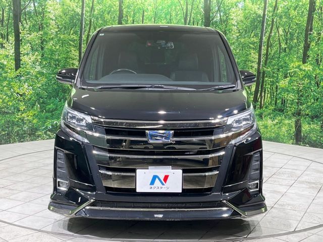 TOYOTA NOAH HYBRID 2018