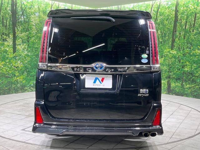 TOYOTA NOAH HYBRID 2018