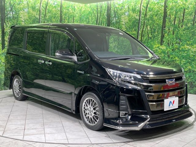 TOYOTA NOAH HYBRID 2018