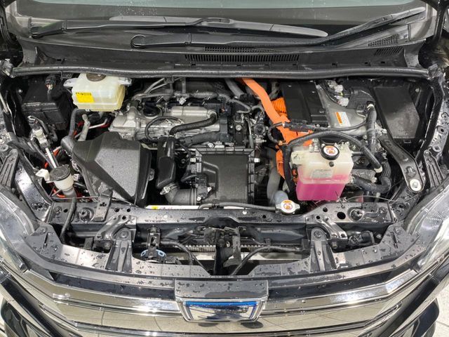 TOYOTA NOAH HYBRID 2018