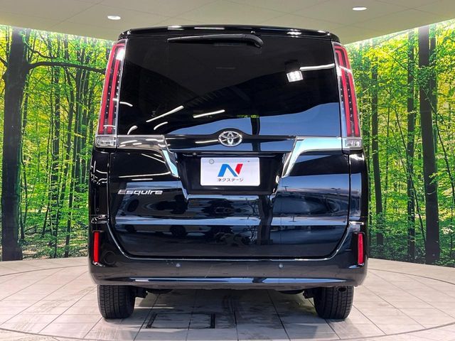 TOYOTA ESQUIRE 4WD 2019