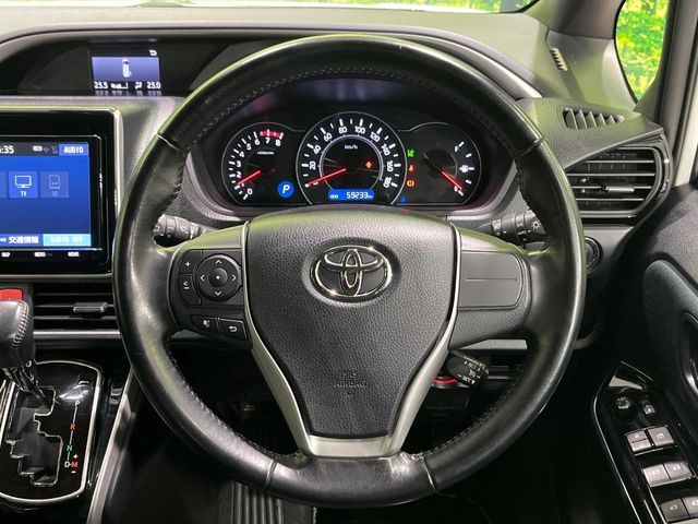 TOYOTA VOXY 4WD 2018