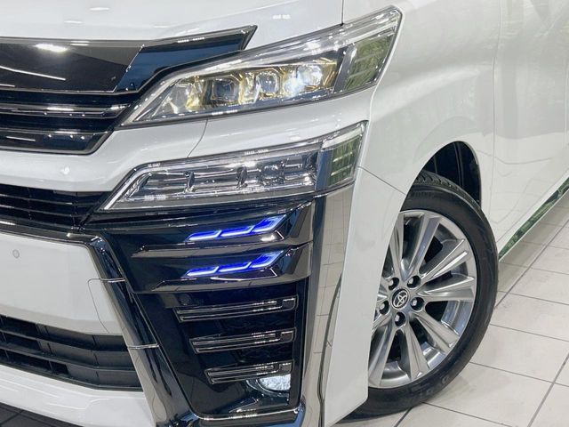 TOYOTA VELLFIRE 2020