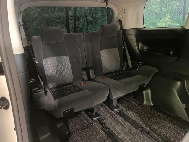 TOYOTA VELLFIRE 2016