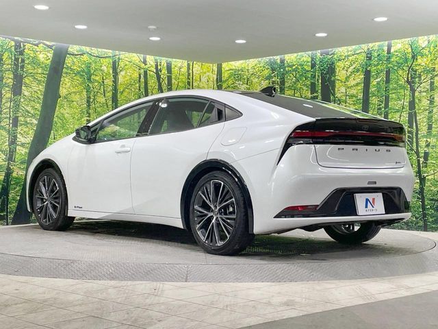 TOYOTA PRIUS 4WD 2025