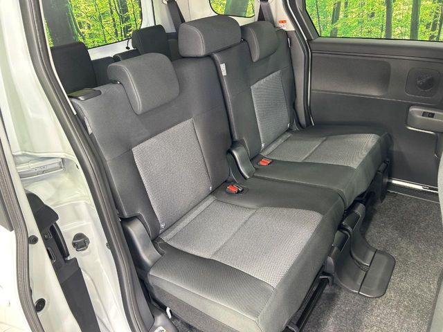 TOYOTA SIENTA HYBRID 2025