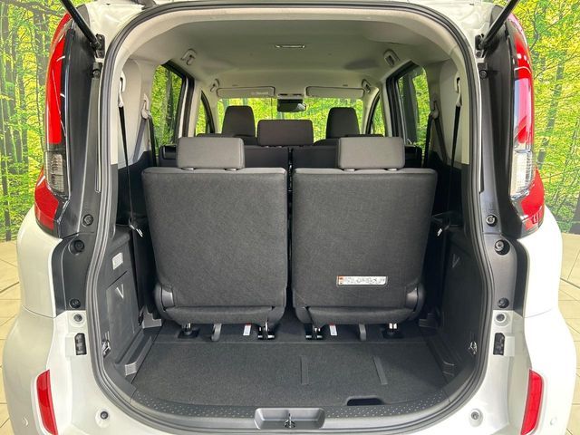 TOYOTA SIENTA HYBRID 2025