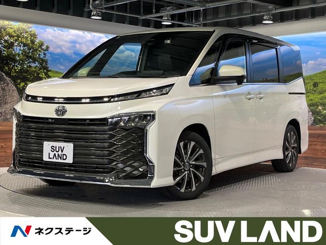 TOYOTA VOXY 2023