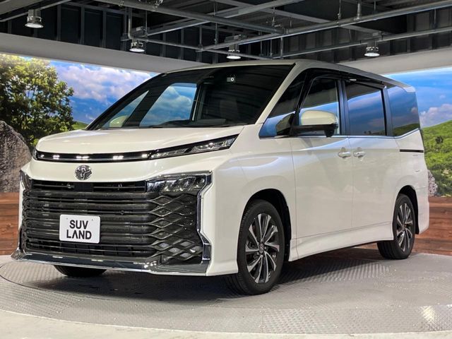 TOYOTA VOXY 2023