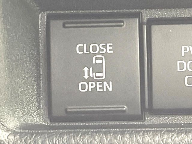 TOYOTA SIENTA HYBRID 2025