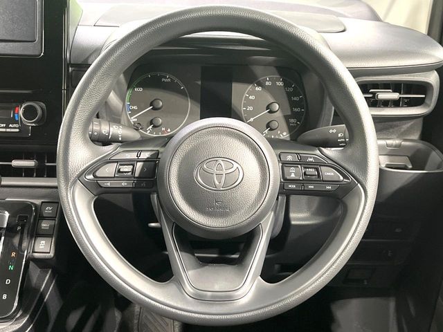 TOYOTA SIENTA HYBRID 2025