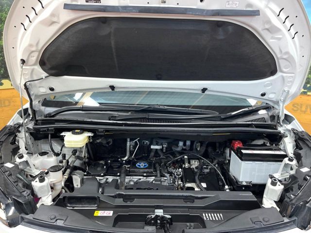 TOYOTA VOXY HYBRID 2022