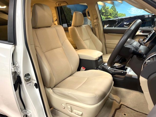 TOYOTA LANDCRUISER PRADO 2023