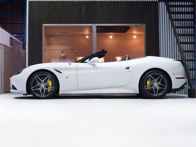 FERRARI FERRARI California T 2014