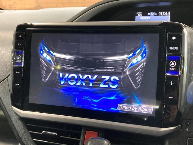 TOYOTA VOXY 2021