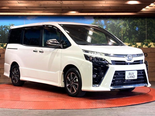 TOYOTA VOXY 2021