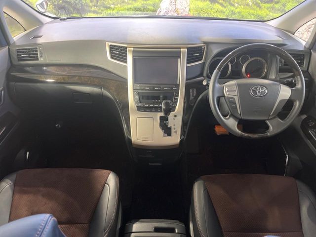 TOYOTA ALPHARD 2015