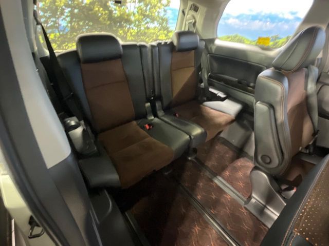 TOYOTA ALPHARD 2015