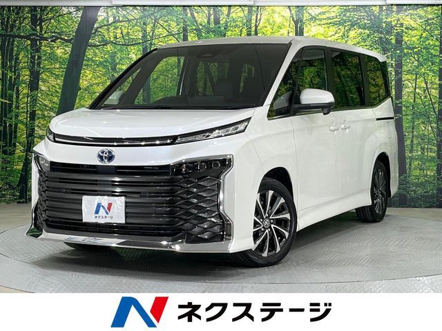 TOYOTA VOXY HYBRID 2024