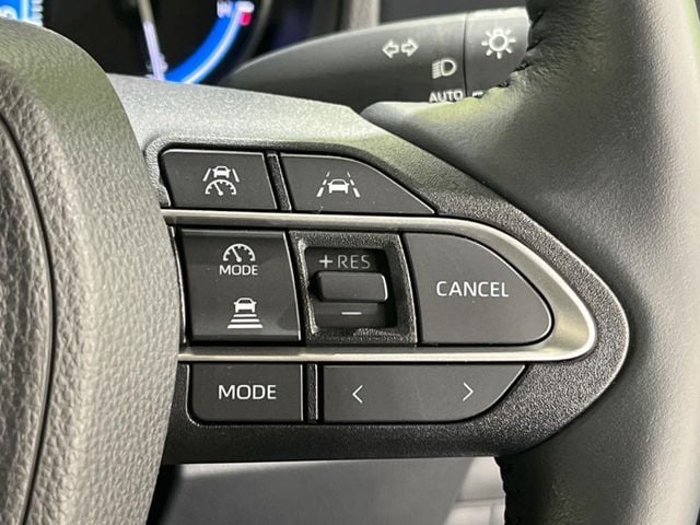 TOYOTA VOXY HYBRID 2024