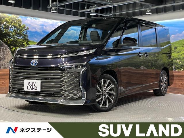 TOYOTA VOXY HYBRID 2024