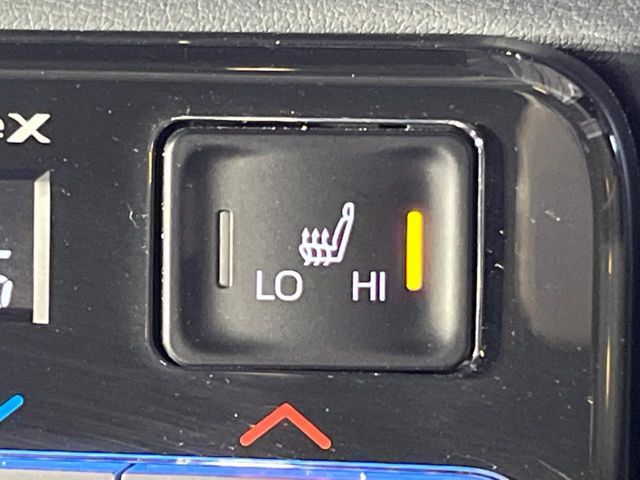 TOYOTA VOXY HYBRID 2024