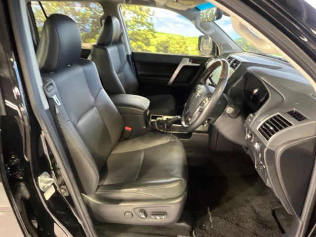 TOYOTA LANDCRUISER PRADO 2022